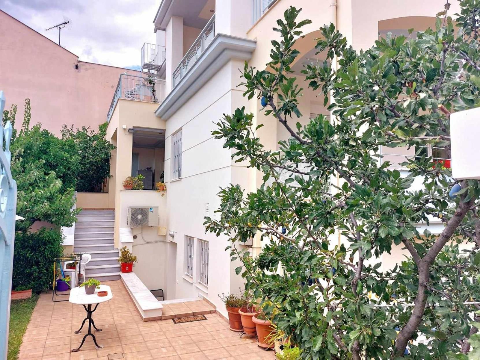 Dora'S Home With Garden Volos Bagian luar foto