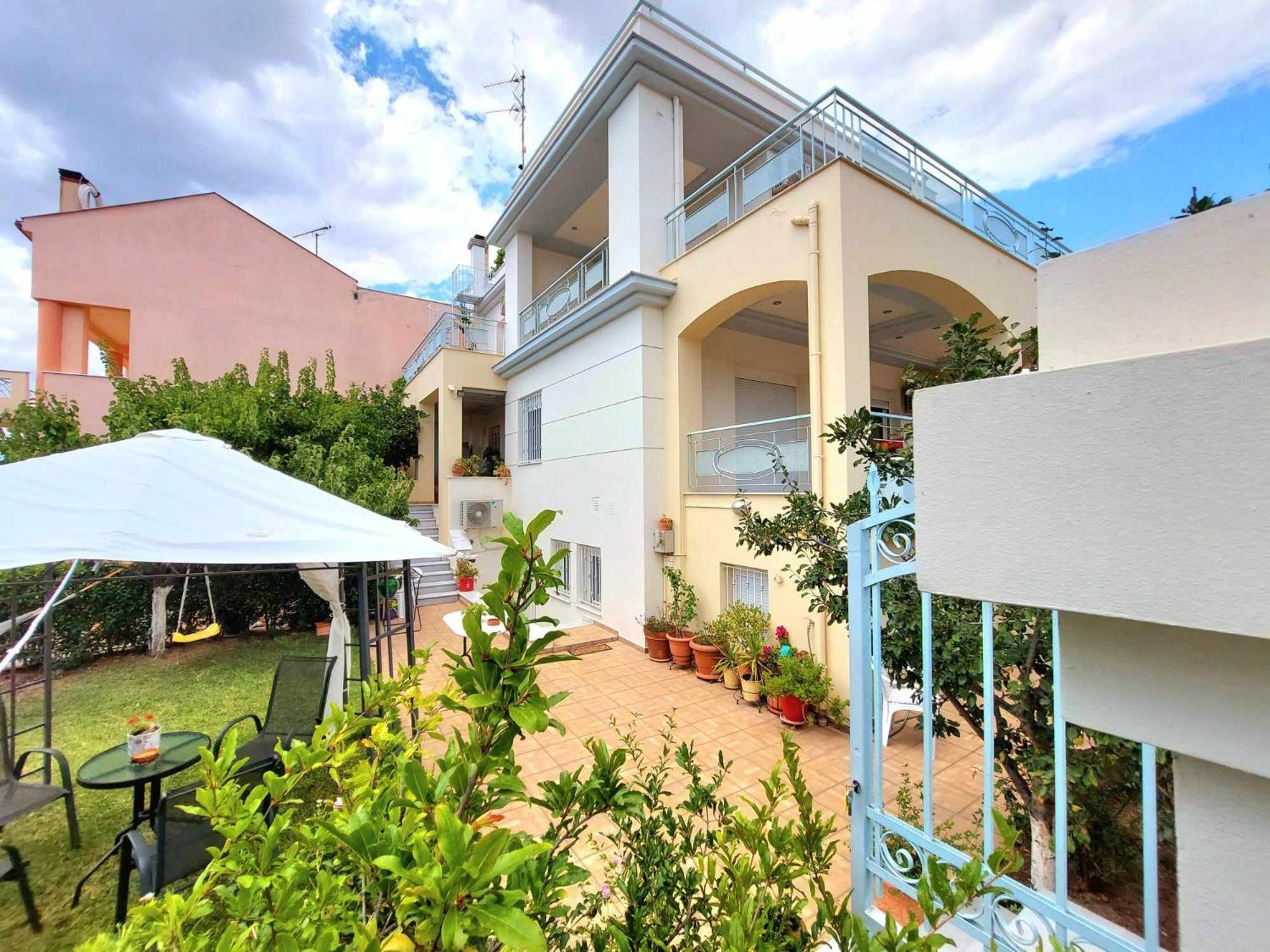 Dora'S Home With Garden Volos Bagian luar foto